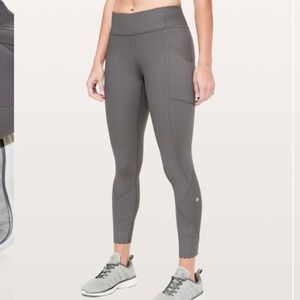Lululemon Tight‎ Stuff Tight II 25"
Titanium